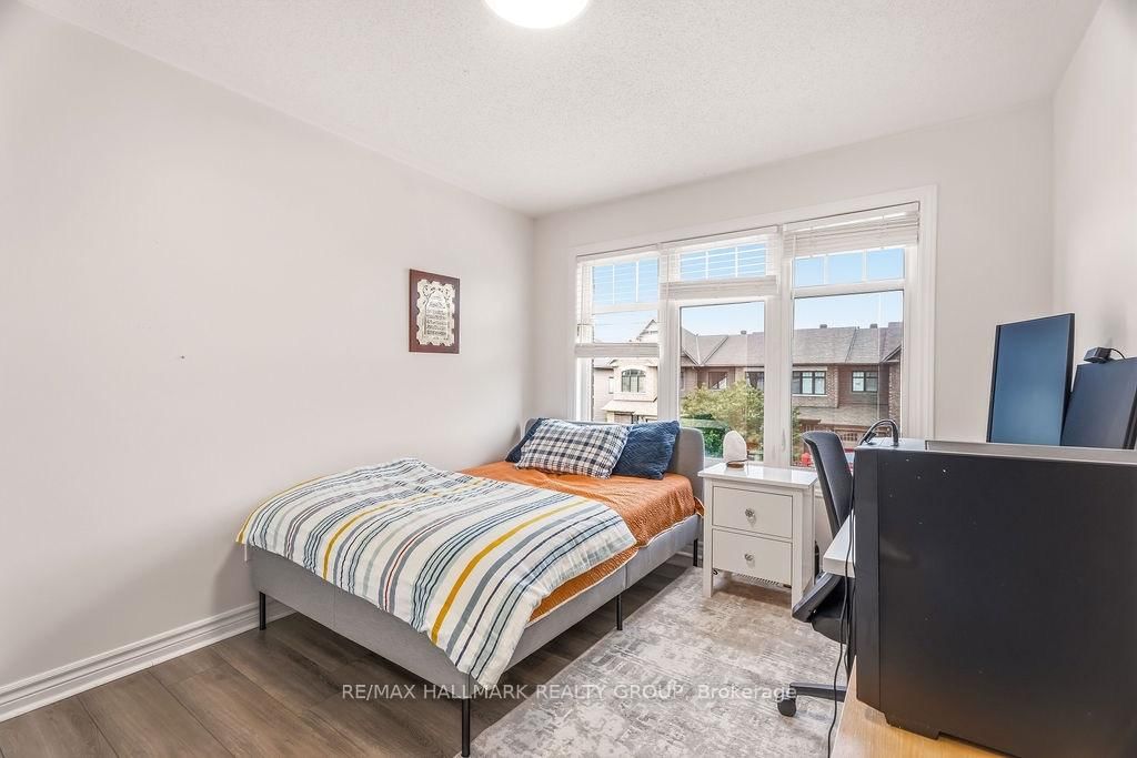 450 Brettonwood Ridge • Ottawa, ON photo 30
