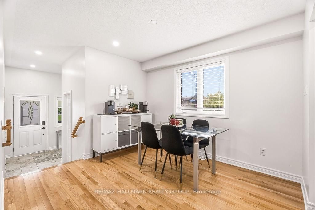 450 Brettonwood Ridge • Ottawa, ON photo 8