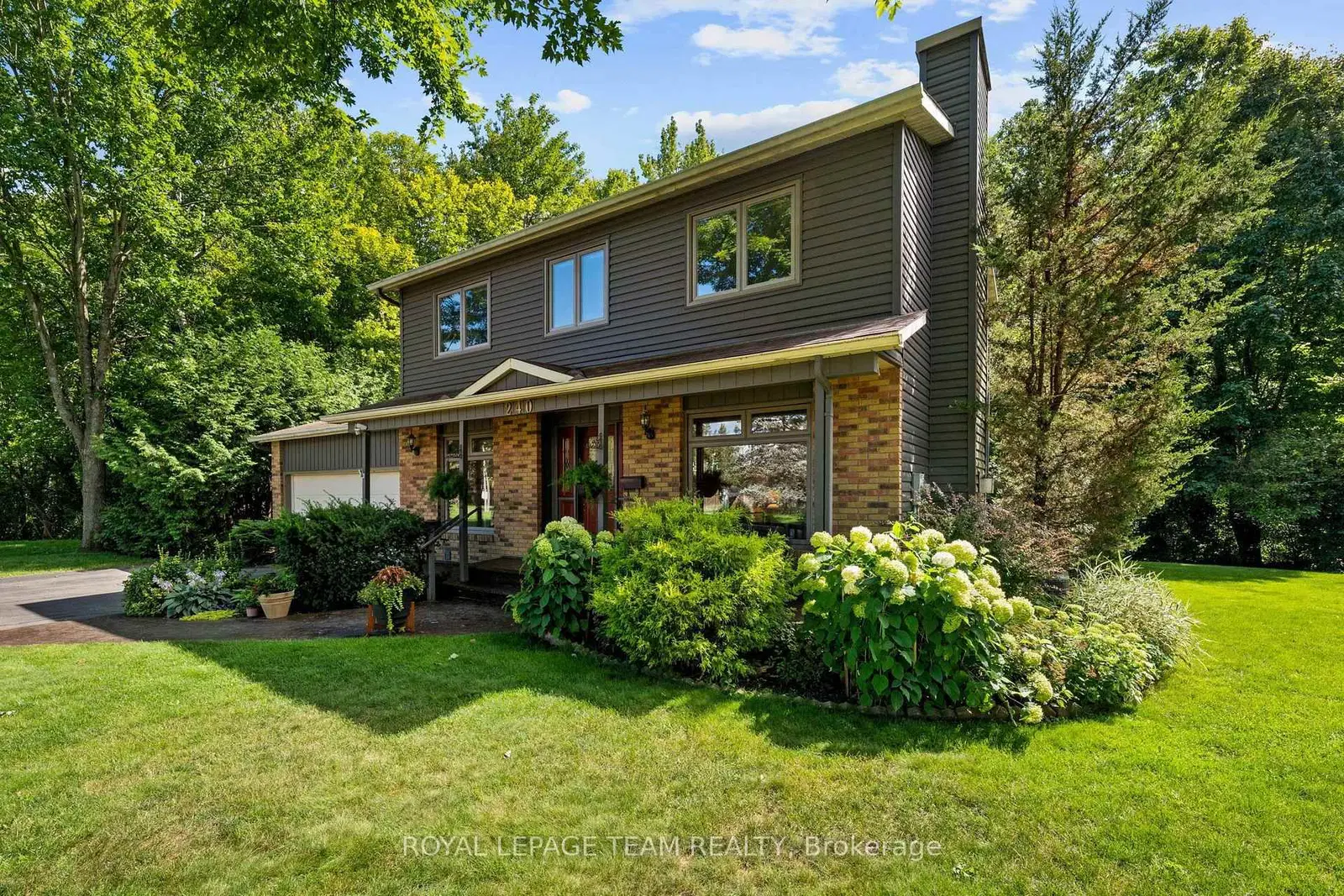 240 Hoylake Crescent, Orleans, ON — photo 2