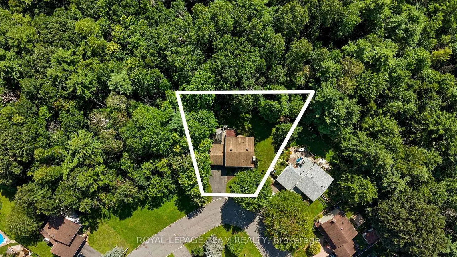 240 Hoylake Crescent, Orleans, ON — photo 3