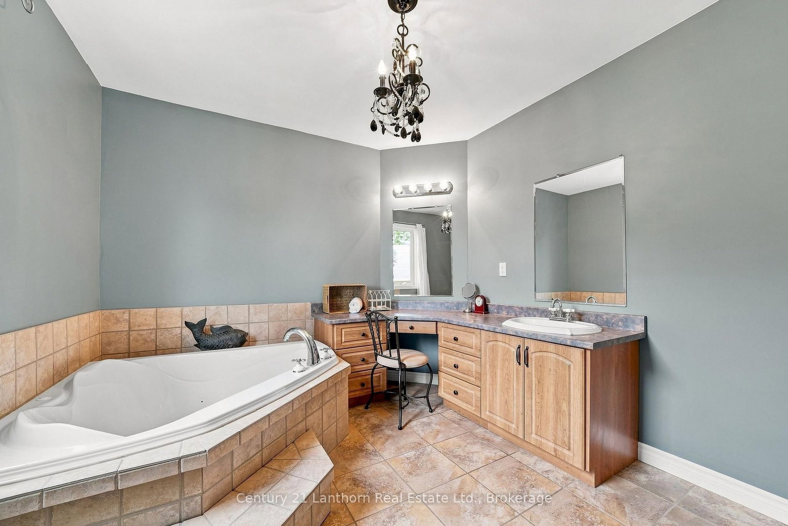 2318 Hutcheson (HWY 15) Drive • Kingston, ON photo 36