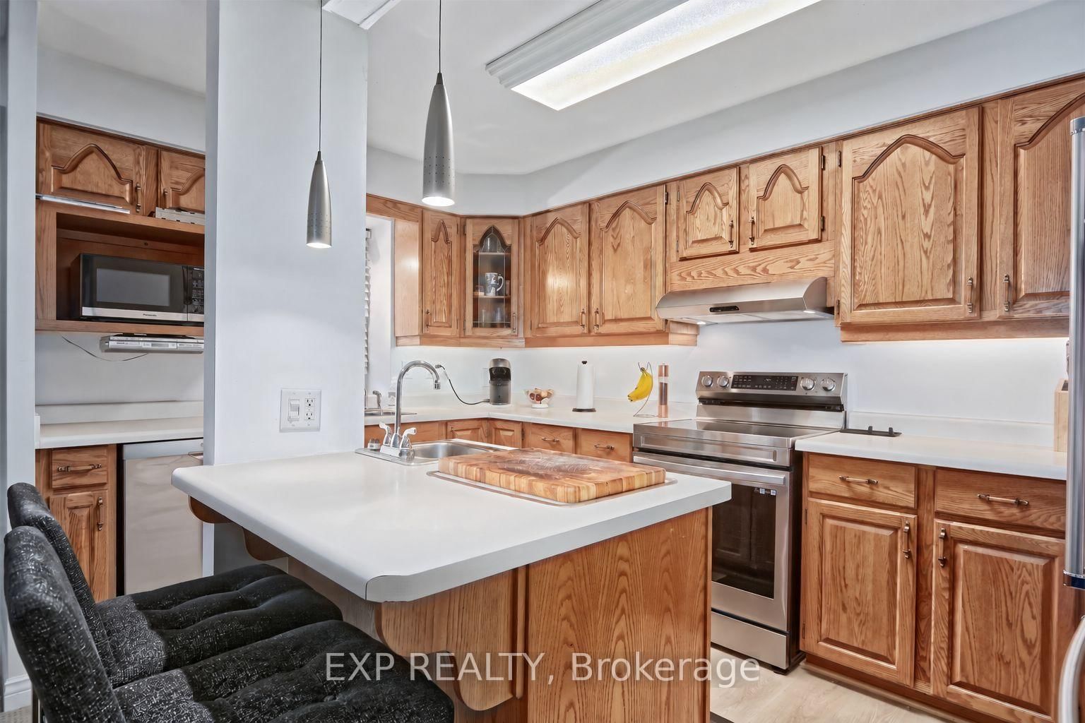 1443 Commissioners Road • #29 • London South, ON photo 22