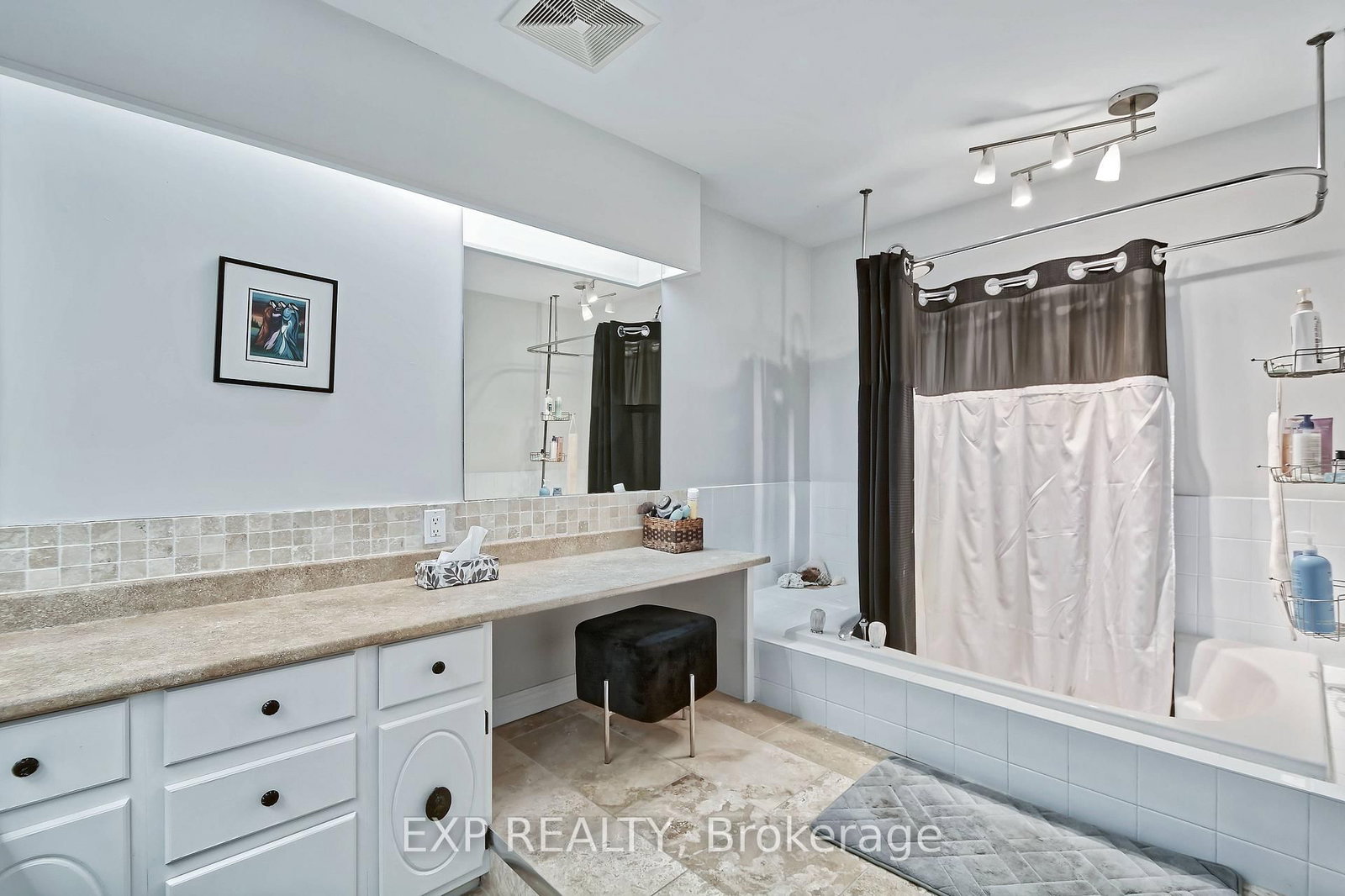 1443 Commissioners Road • #29 • London South, ON photo 37