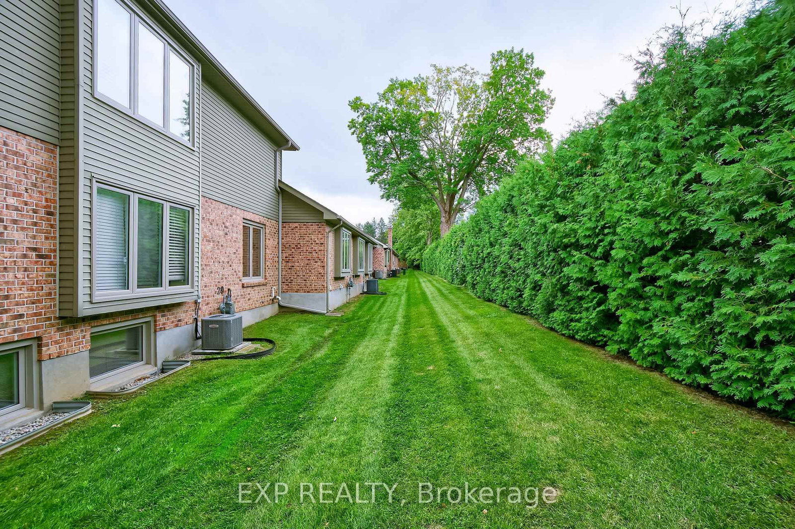 1443 Commissioners Road • #29 • London South, ON photo 47