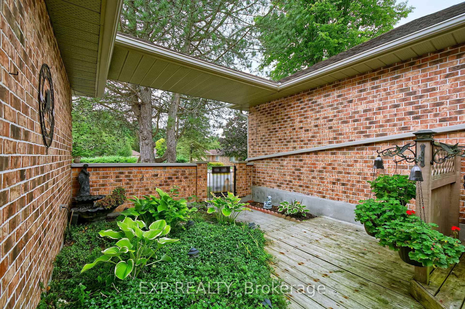 1443 Commissioners Road • #29 • London South, ON photo 9