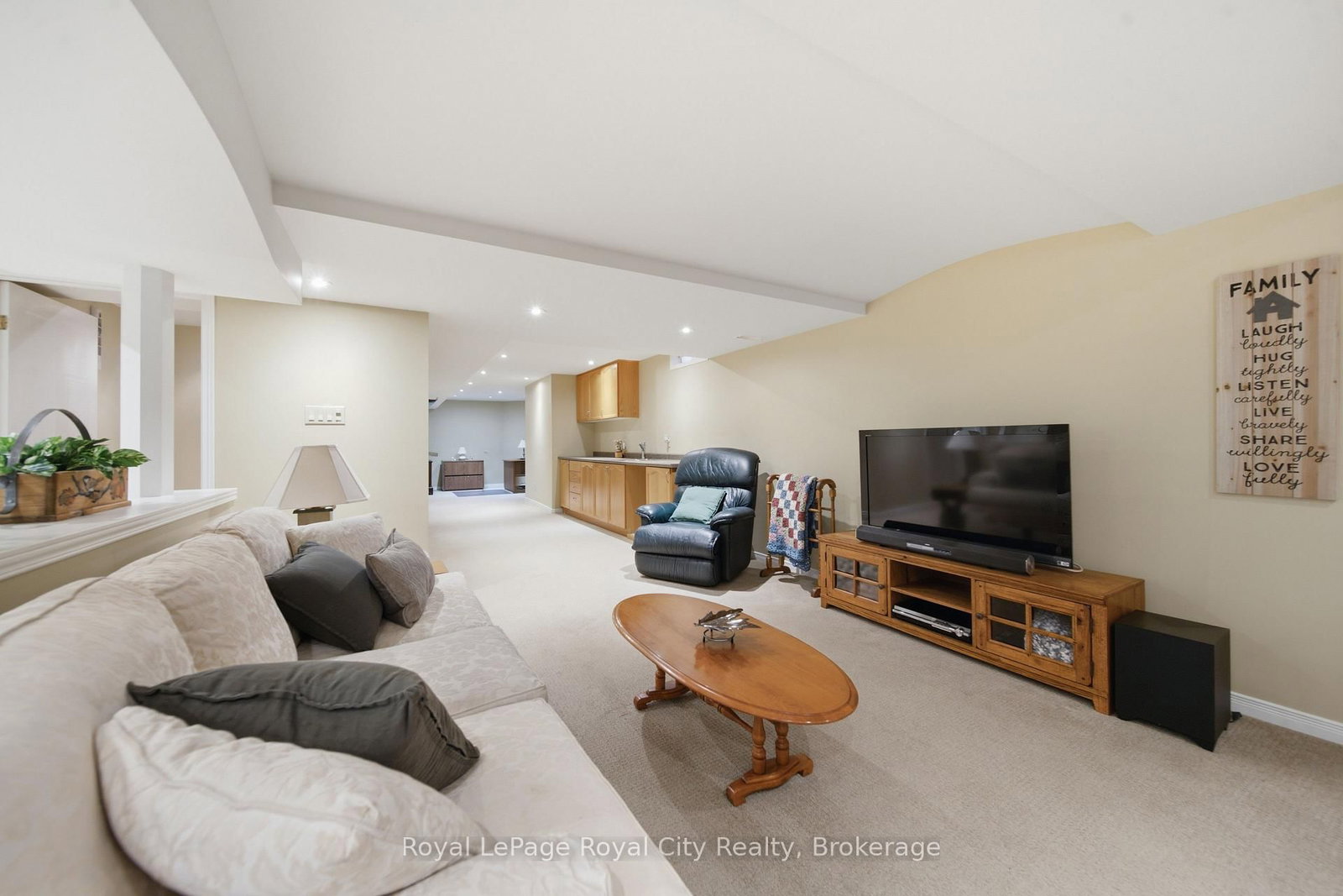 60 Ptarmigan Drive • #37 • Guelph, ON photo 34