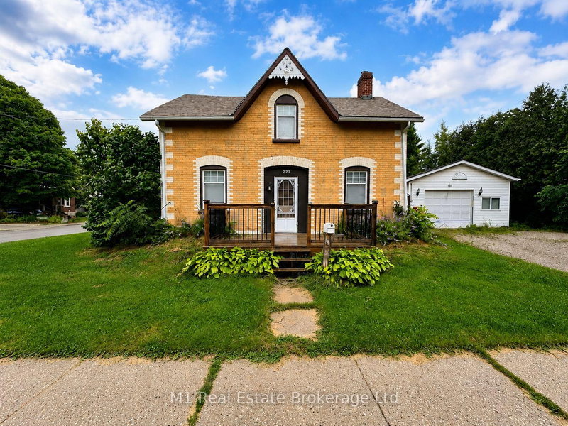 223 ST. GEORGE Street E