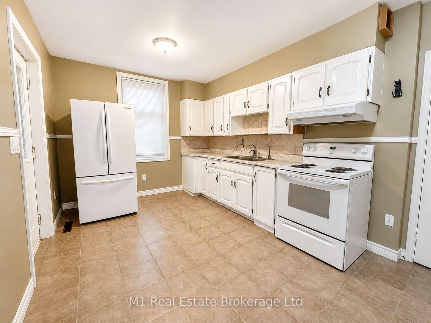 223 ST. GEORGE Street E • Centre Wellington, ON photo 15