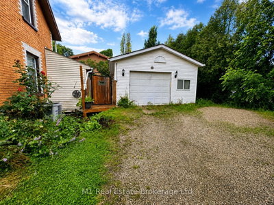 223 ST. GEORGE Street E • Centre Wellington, ON photo 4