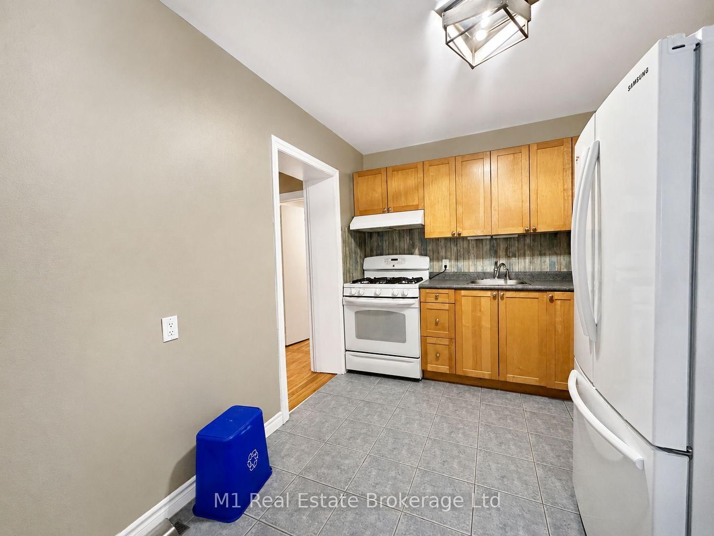 223 ST. GEORGE Street E • Centre Wellington, ON photo 9