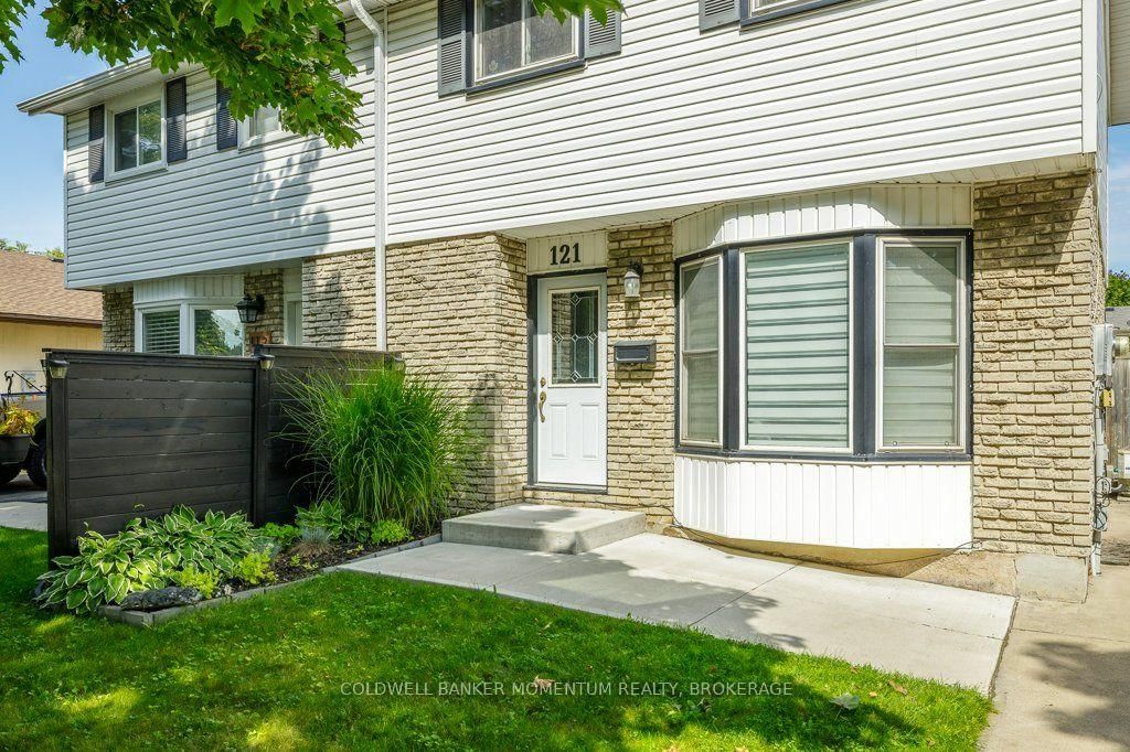 121 Dorothy Street • St. Catharines, ON photo 6