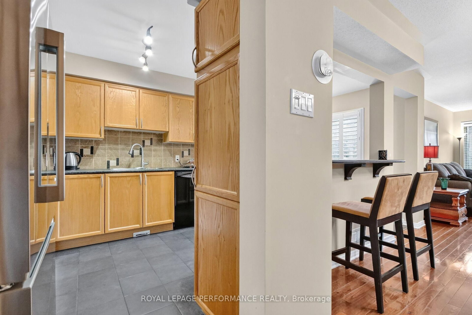 7 Calaveras Avenue • Ottawa, ON photo 4