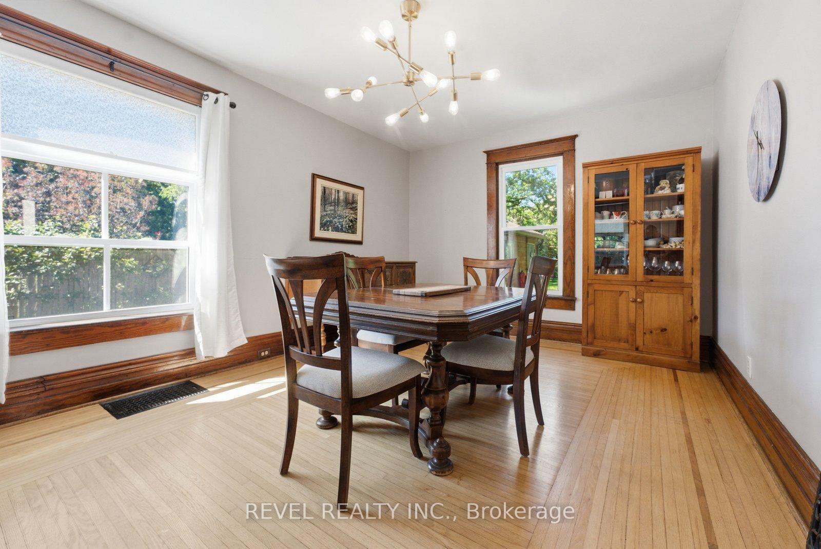 73 Grand River Street S • Brant, ON photo 12
