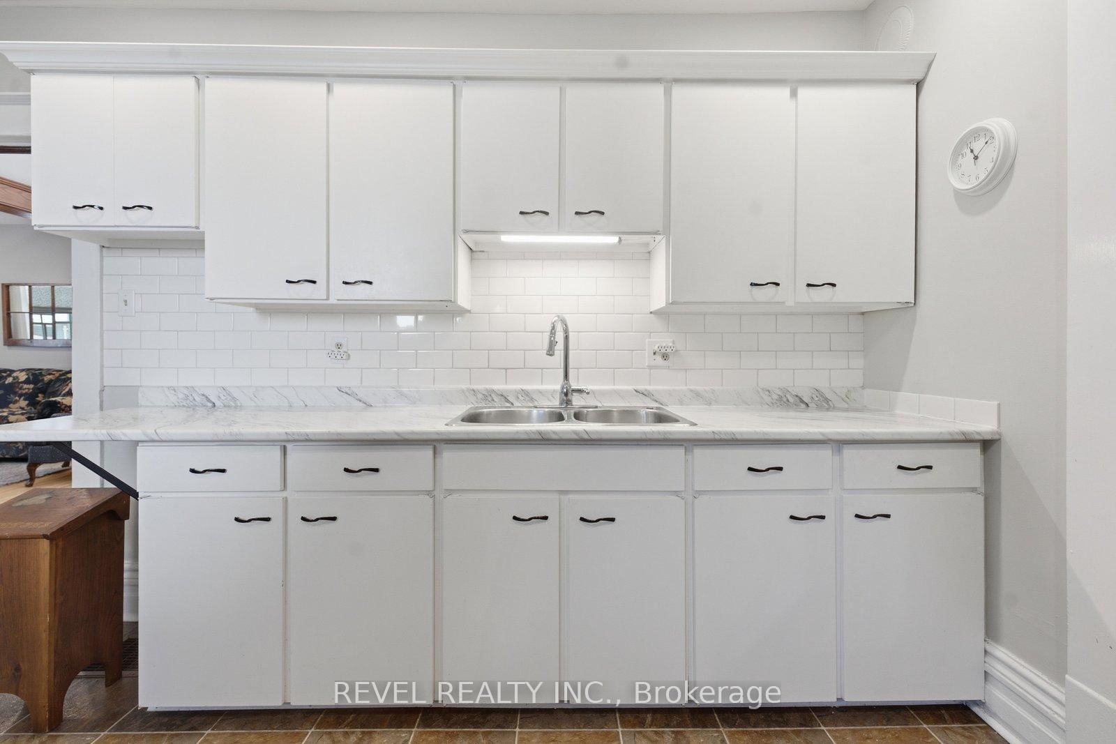 73 Grand River Street S • Brant, ON photo 16