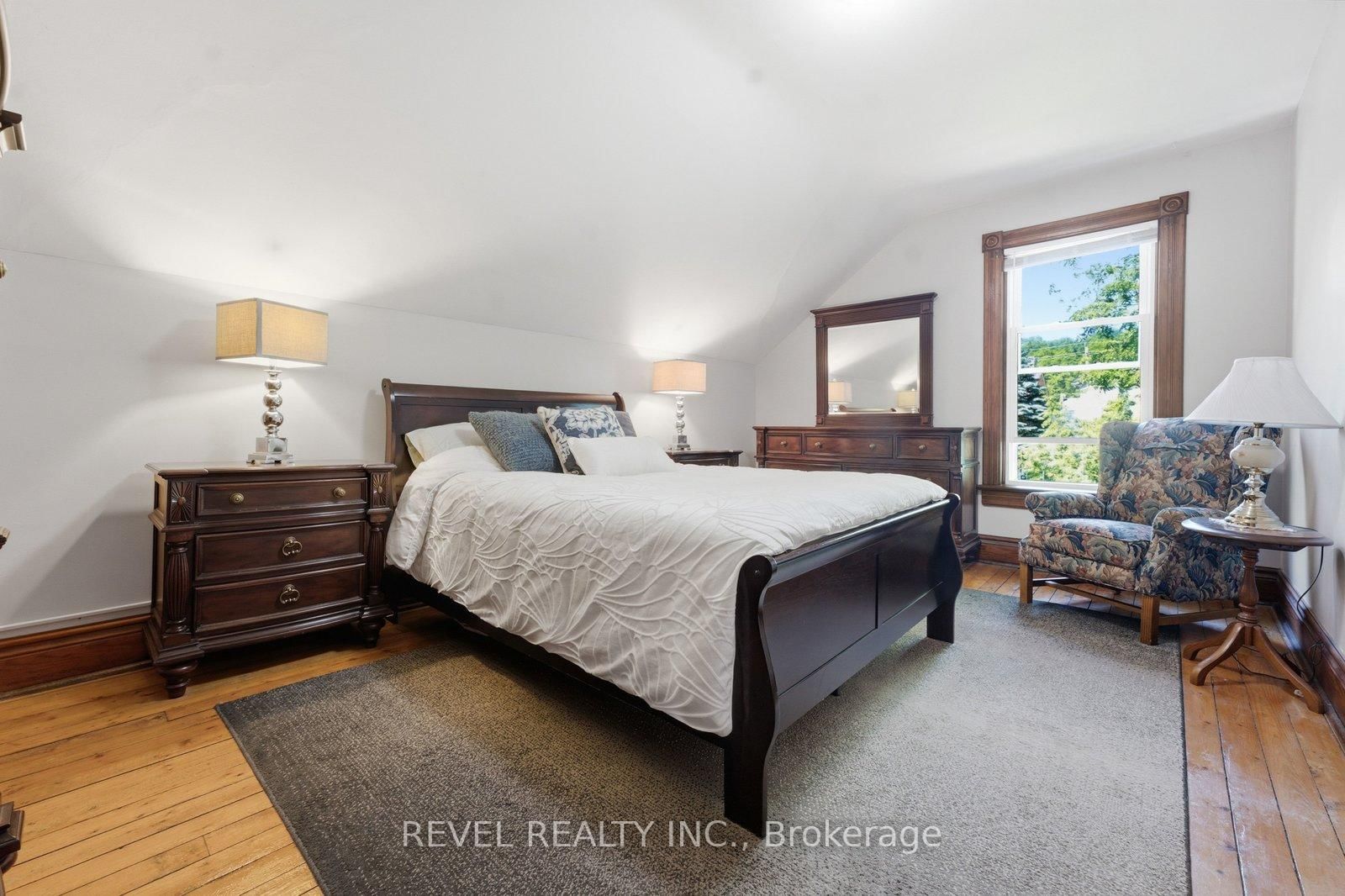 73 Grand River Street S • Brant, ON photo 22