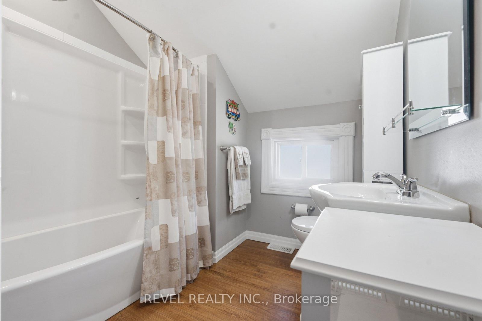 73 Grand River Street S • Brant, ON photo 23