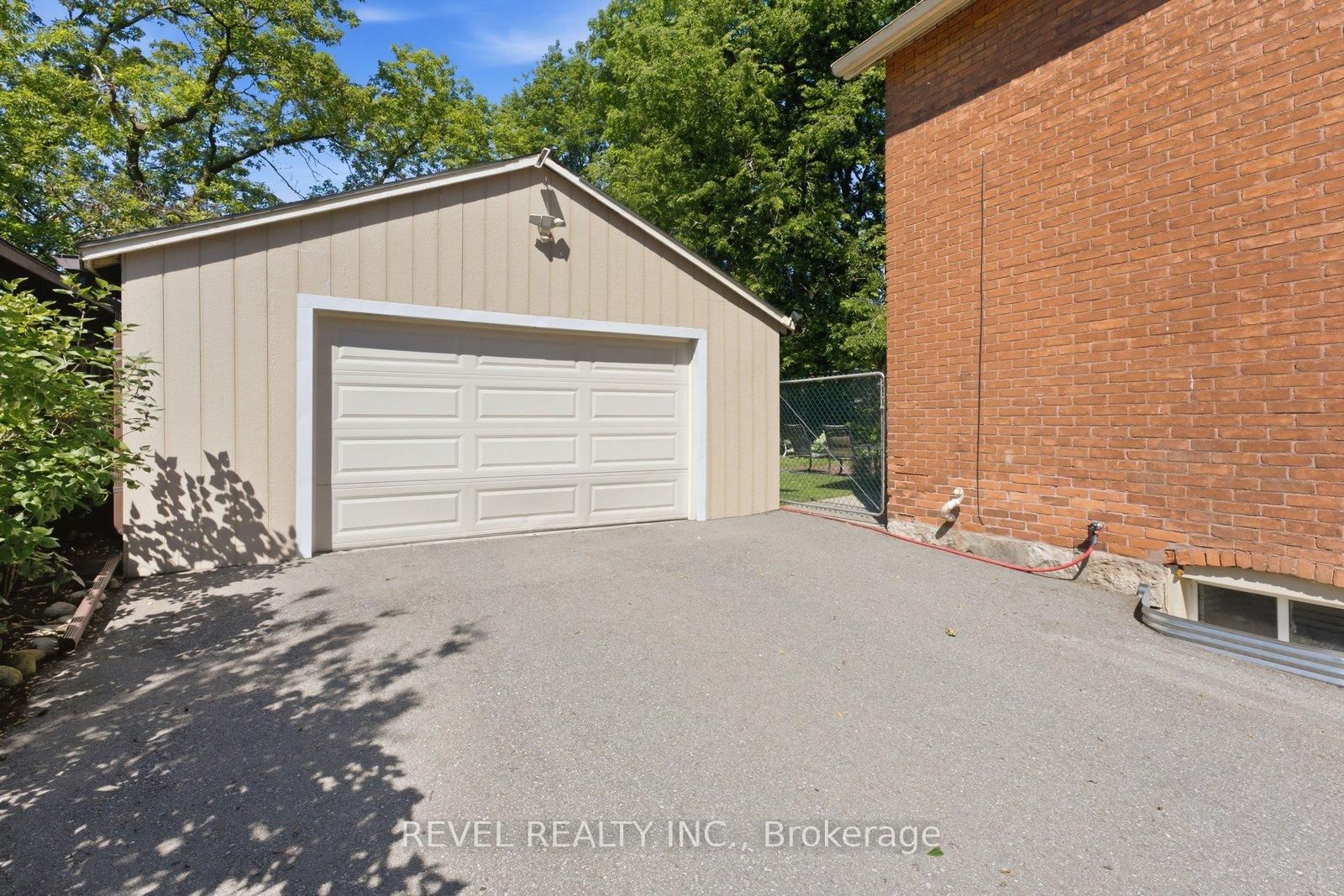 73 Grand River Street S • Brant, ON photo 24