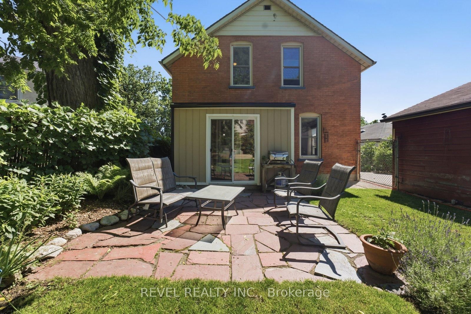 73 Grand River Street S • Brant, ON photo 26