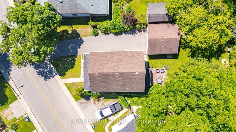 73 Grand River Street S
