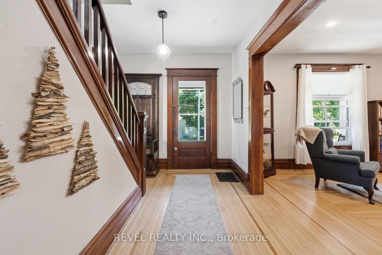 73 Grand River Street S • Brant, ON photo 9