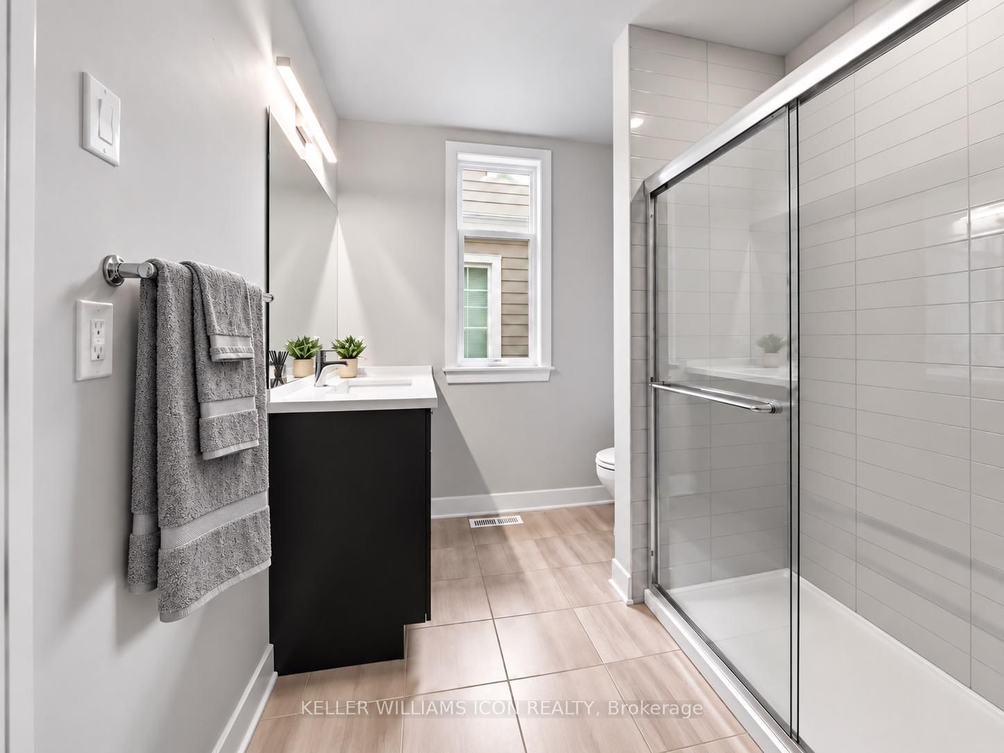 235 Ketchikan Crescent • Ottawa, ON photo 6