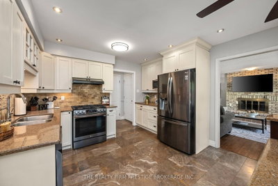 49 Whisperwood Crescent • London South, ON photo 9