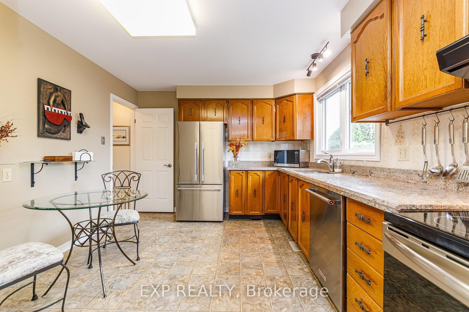1166 Bordeau Grove • Ottawa, ON photo 13