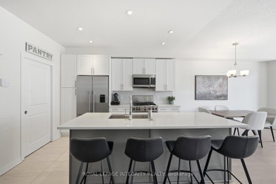 256 Gossamer Street • Ottawa, ON photo 5