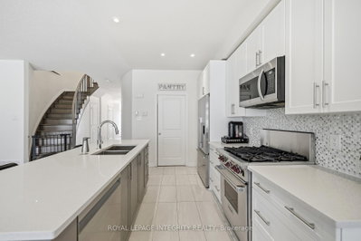 256 Gossamer Street • Ottawa, ON photo 6