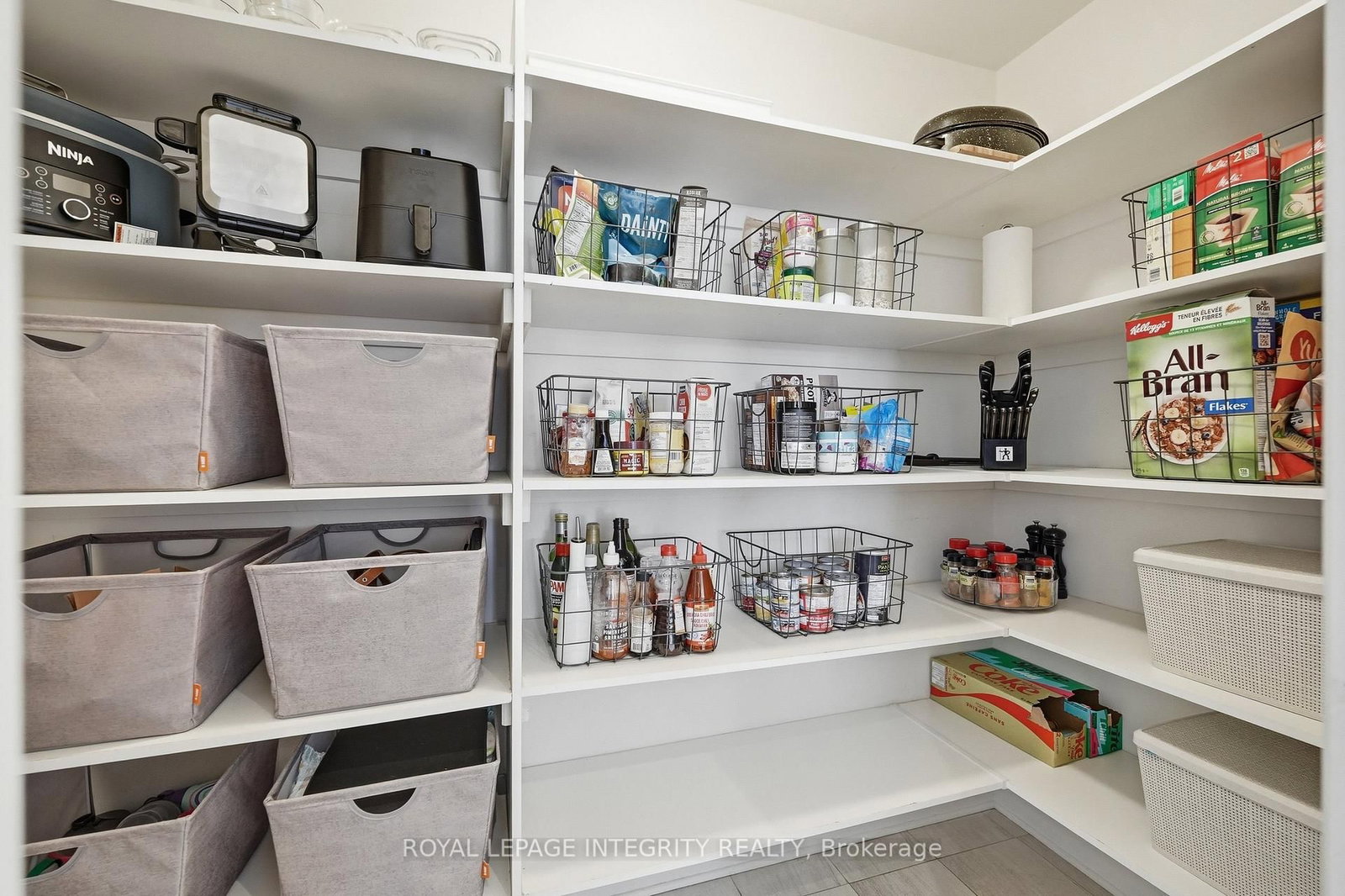 256 Gossamer Street • Ottawa, ON photo 8