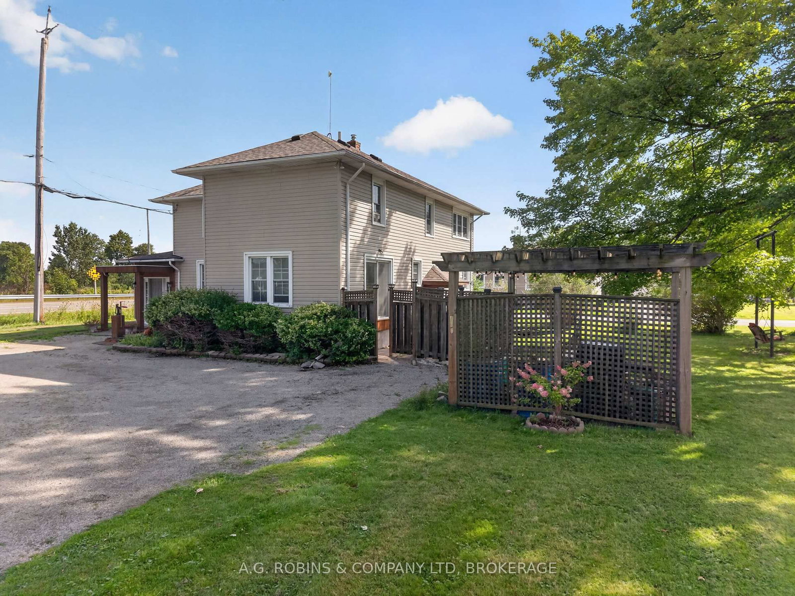 3921 #3 Highway E • Port Colborne, ON photo 3