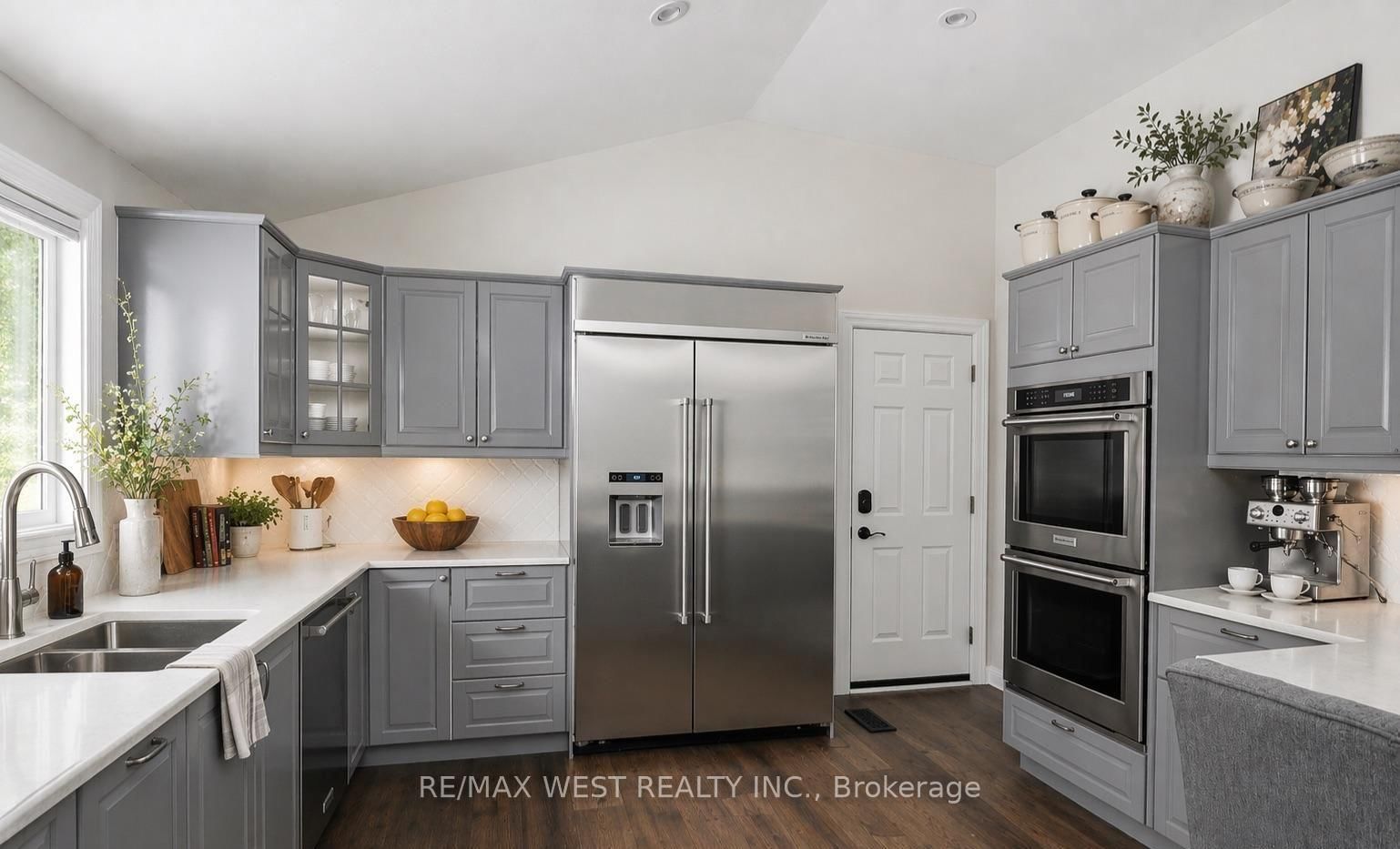 26 Hostein Drive • Hamilton, ON photo 5