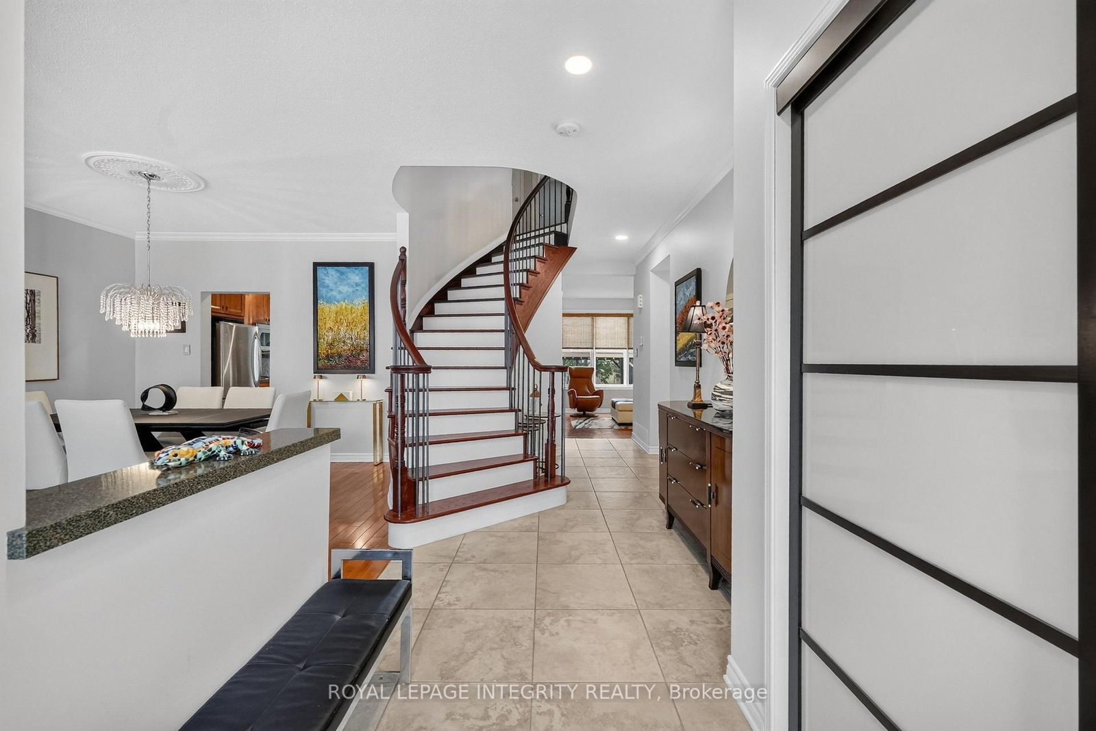 2117 Sandy Oaks Drive • Ottawa, ON photo 3