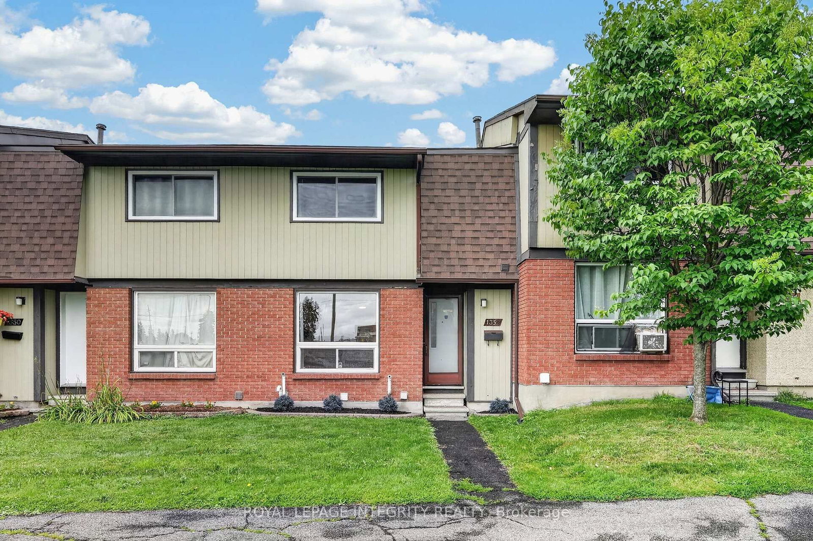 Townhouse for sale at 1352 Bakker Court, Orleans, Ontario, K1C 2K4 - Convent Glen South - MLS: X13752274