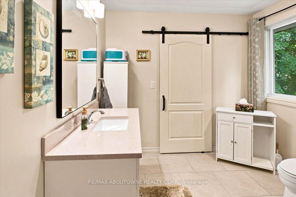 943 Mayfair Crescent • Kingston, ON photo 12