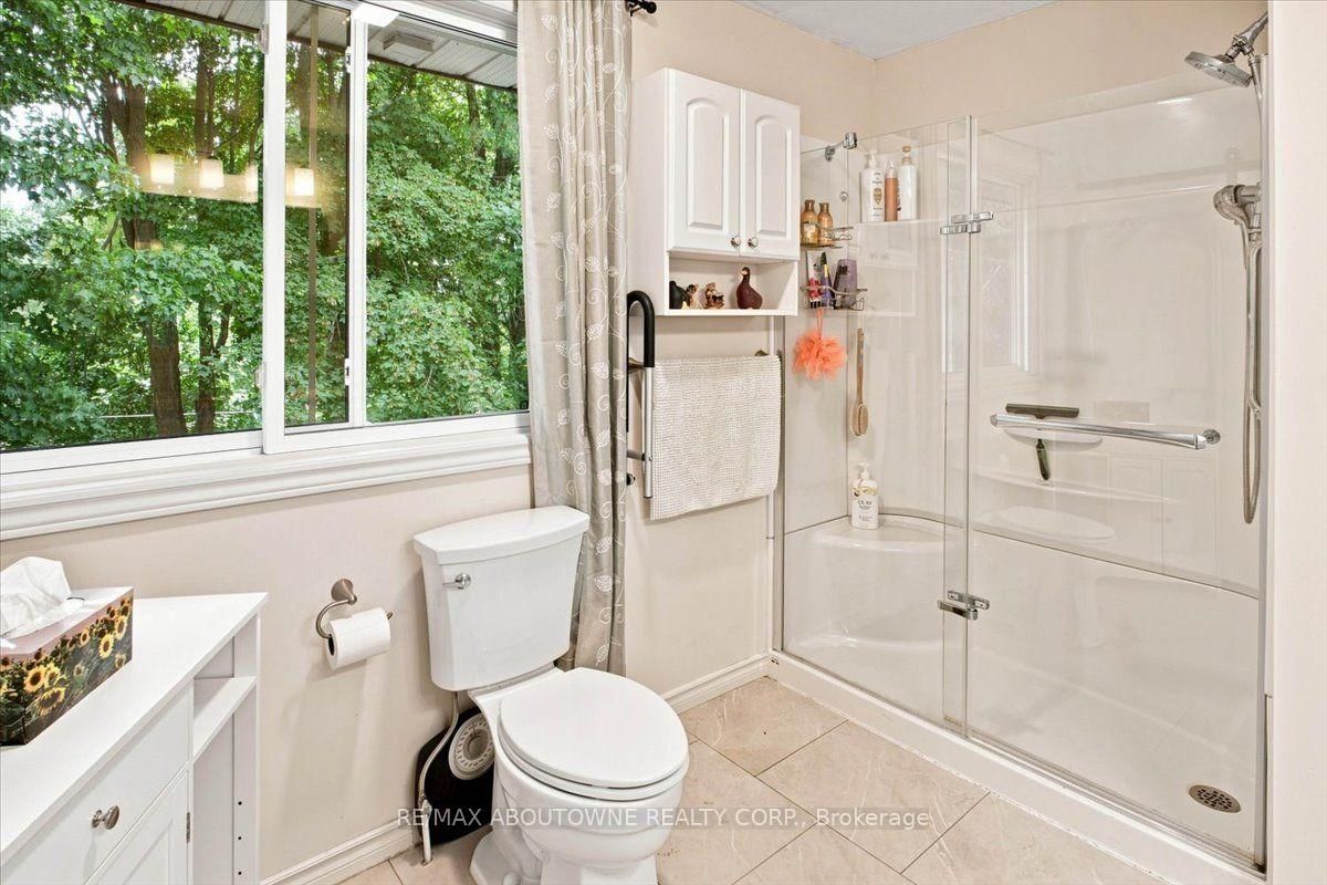 943 Mayfair Crescent • Kingston, ON photo 13
