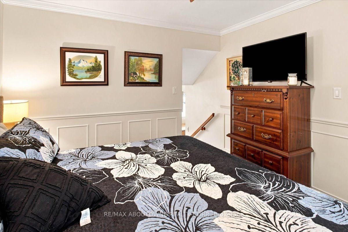 943 Mayfair Crescent • Kingston, ON photo 8