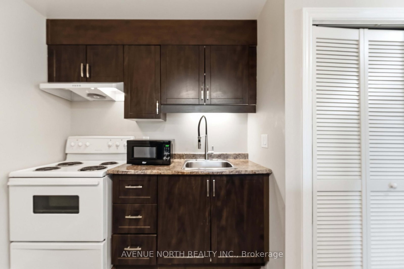 212 Viewmount Drive • #210 • Ottawa, ON photo 19