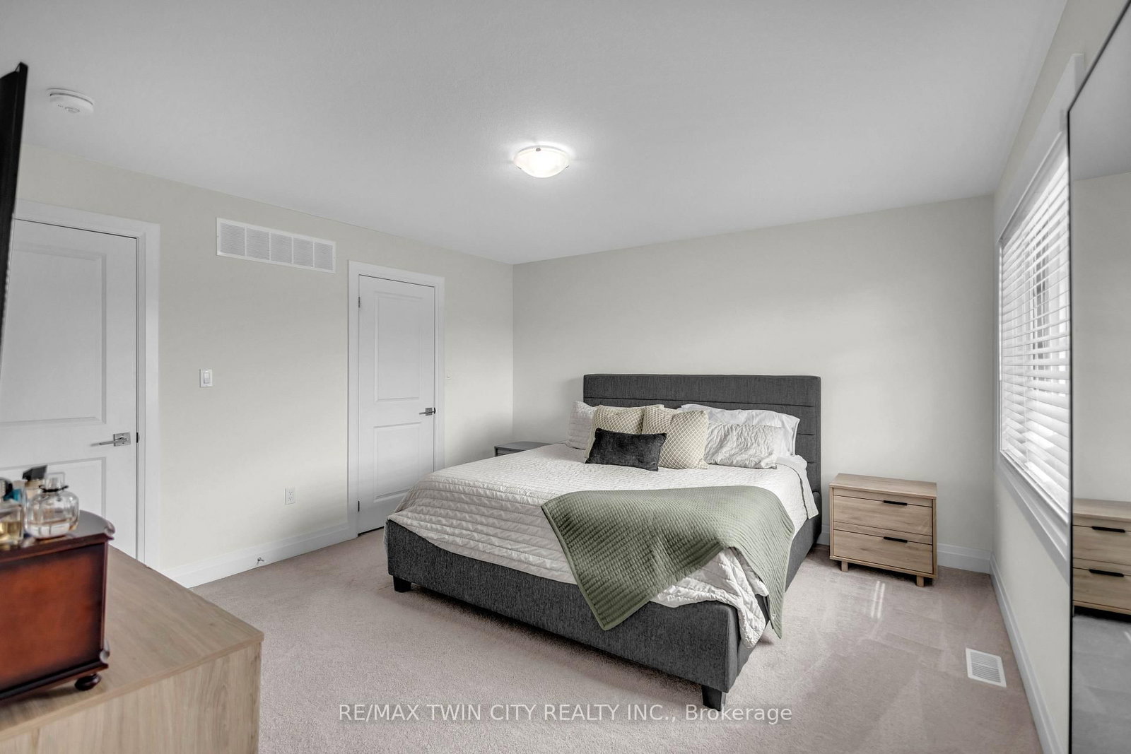 536 Grey Street • Brantford, ON photo 17