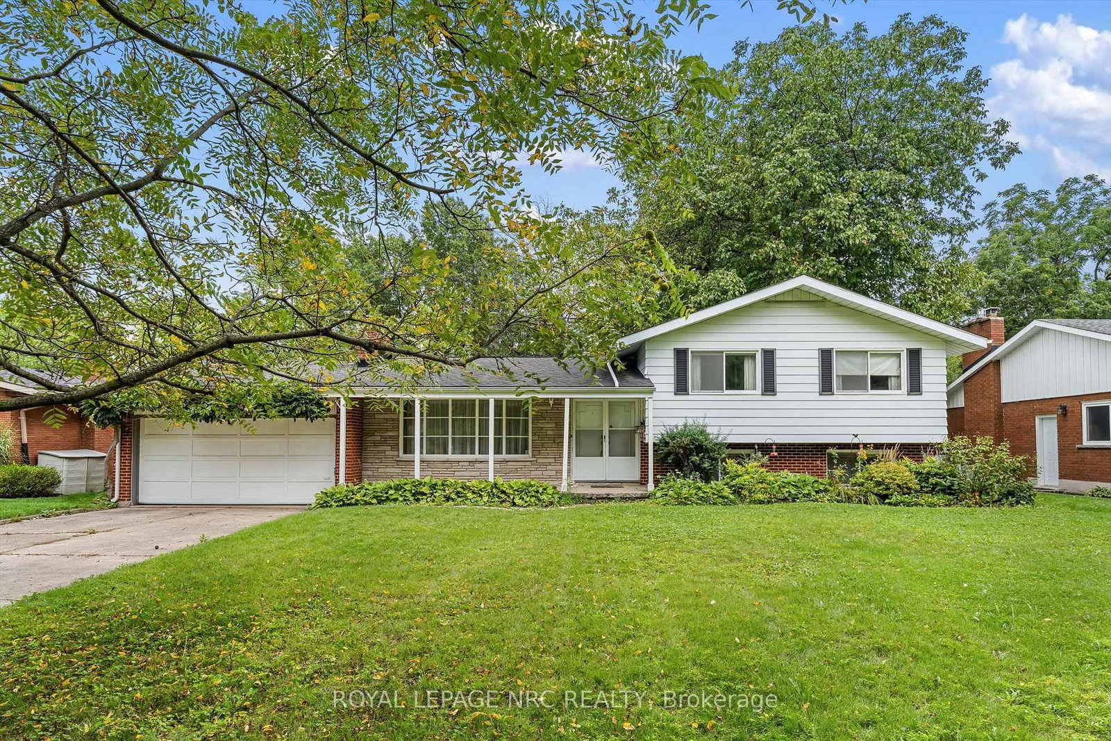 21 Parklane Crescent • St. Catharines, ON photo 4