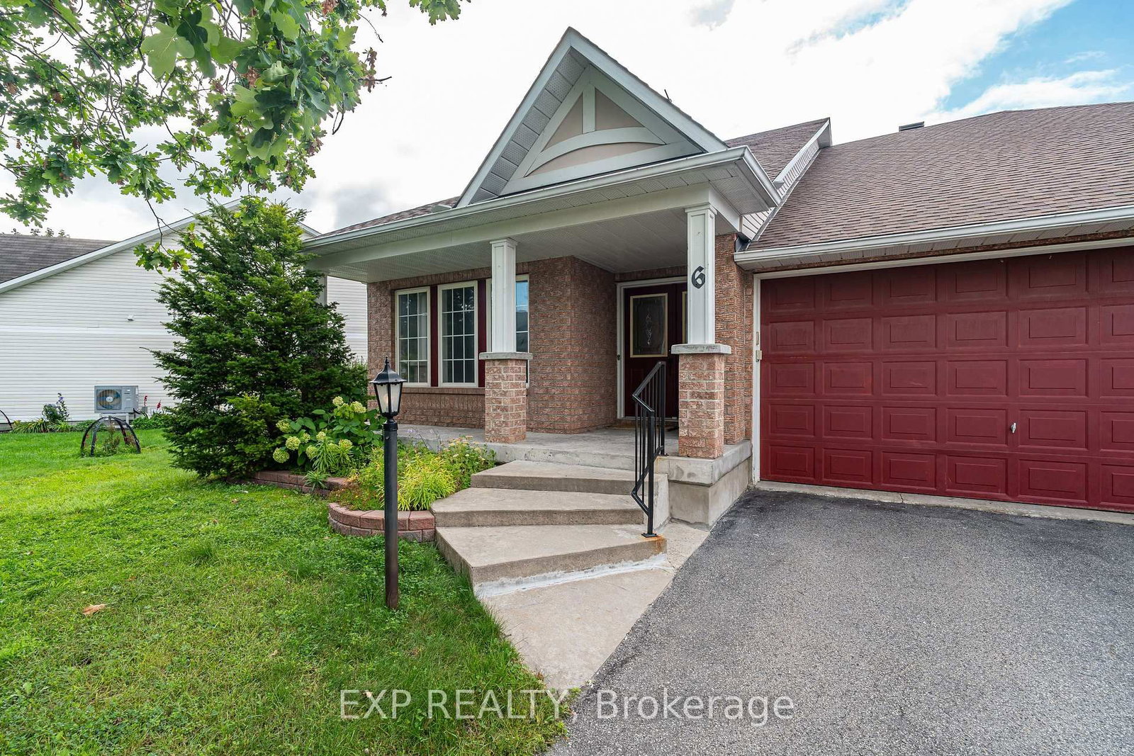 6 Windchime Crescent • Ottawa, ON photo 2