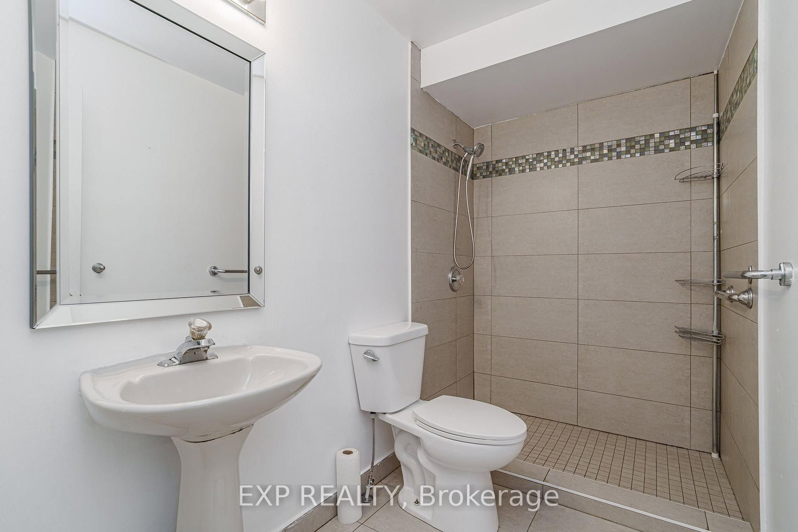 6 Windchime Crescent • Ottawa, ON photo 8