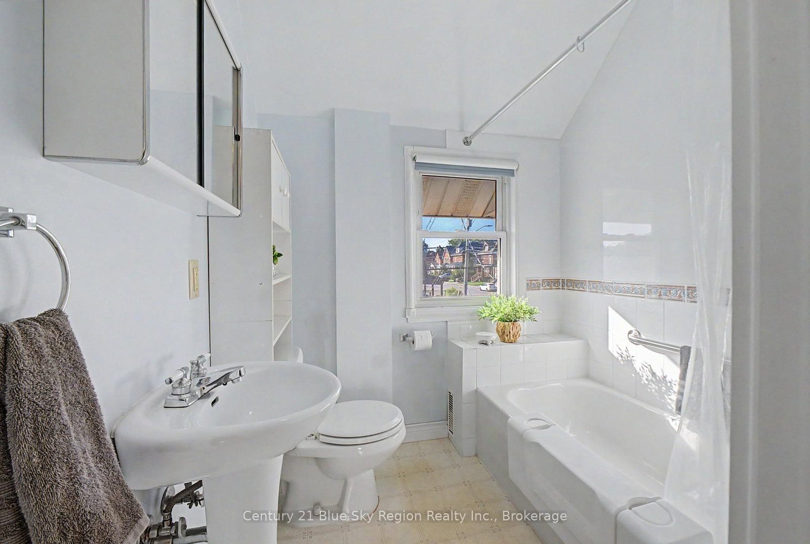 496 First Avenue E • North Bay, ON photo 18