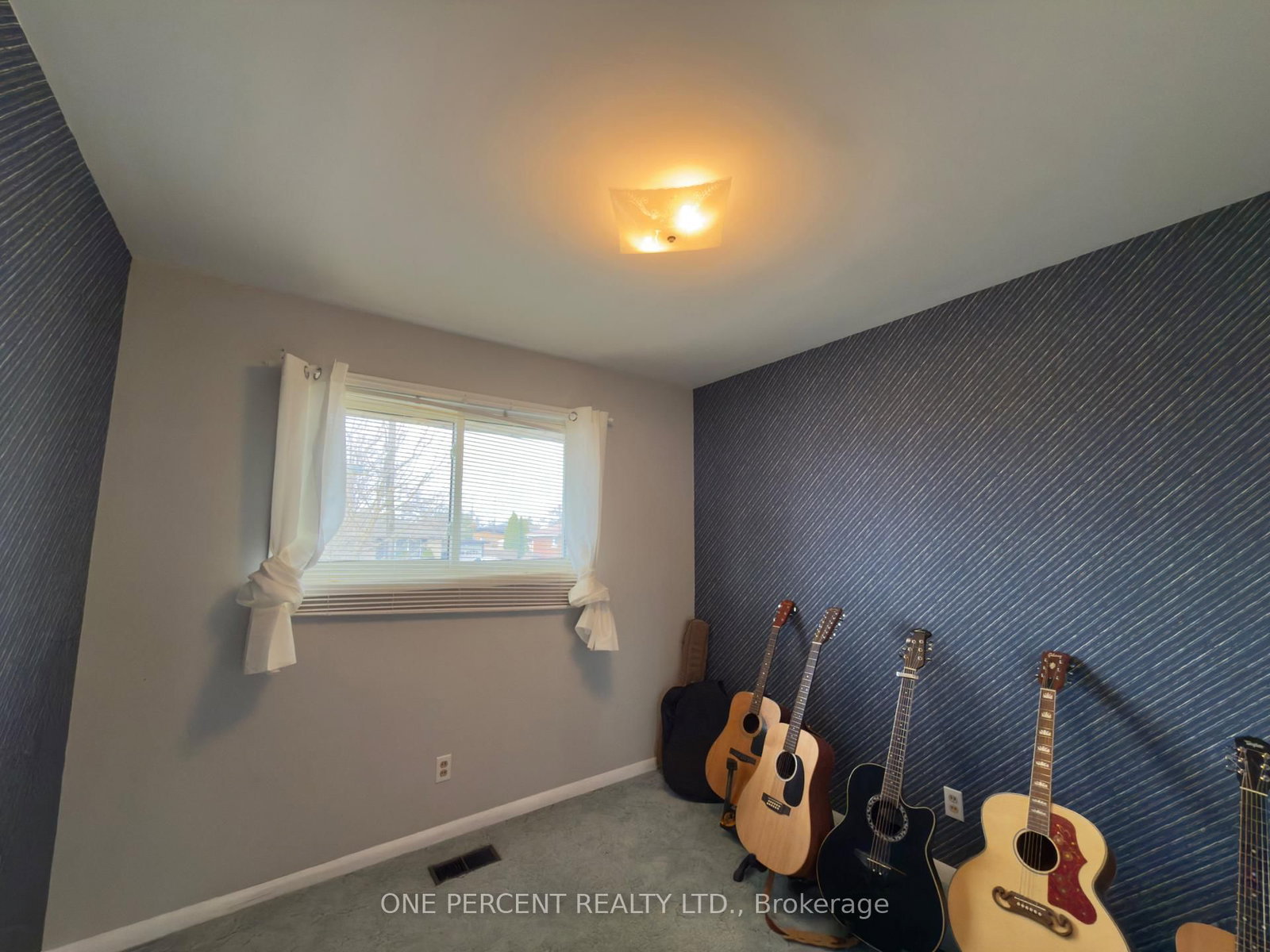 37 Empress Avenue • Welland, ON photo 13
