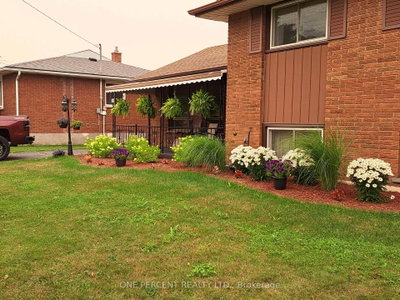 37 Empress Avenue • Welland, ON photo 2