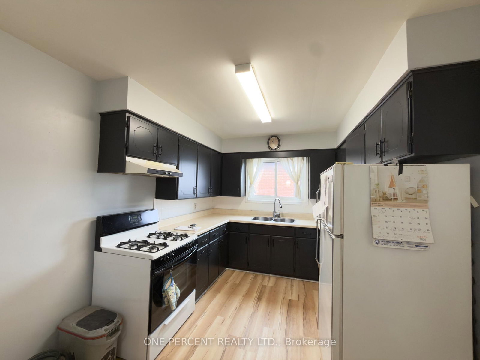 37 Empress Avenue • Welland, ON photo 9