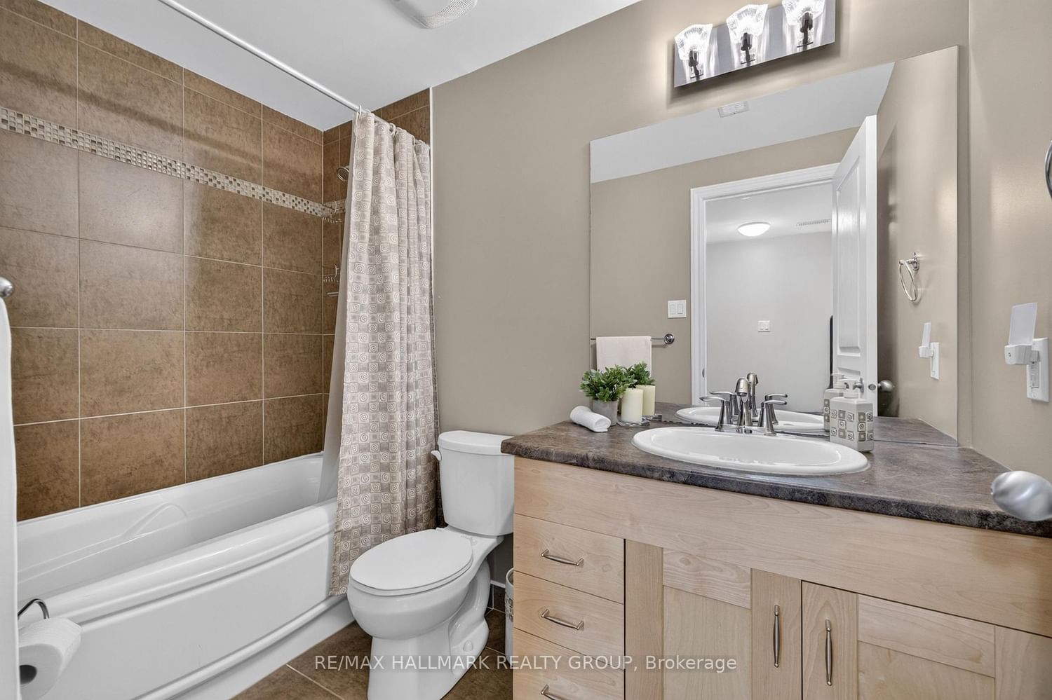 1005 Marconi Avenue • Ottawa, ON photo 38