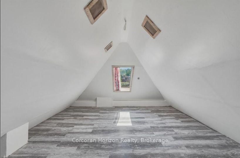 42 Nightingale Street • Hamilton, ON photo 24