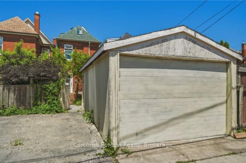 42 Nightingale Street • Hamilton, ON photo 27