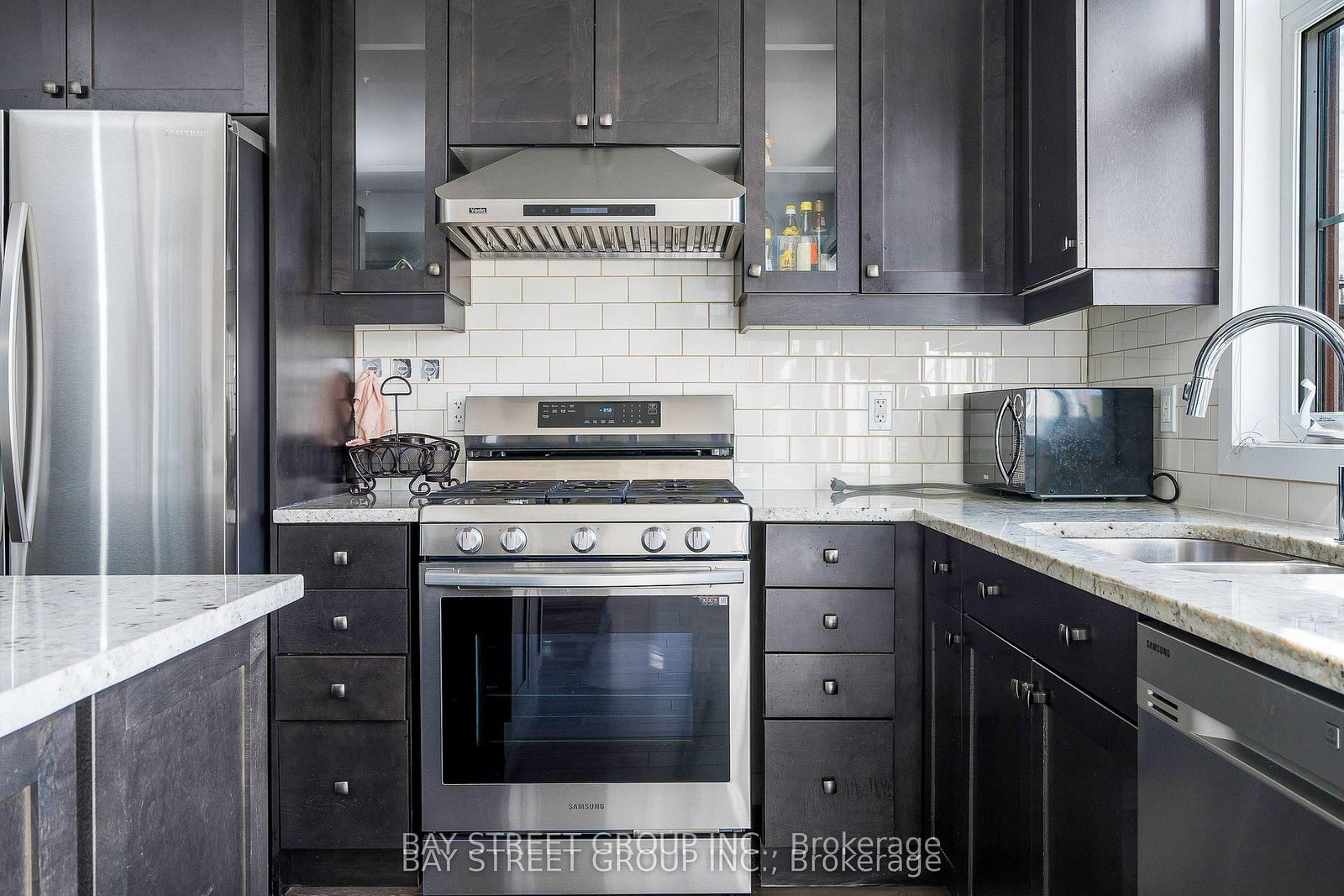 142 yellow birch Crescent • Blue Mountains, ON photo 6